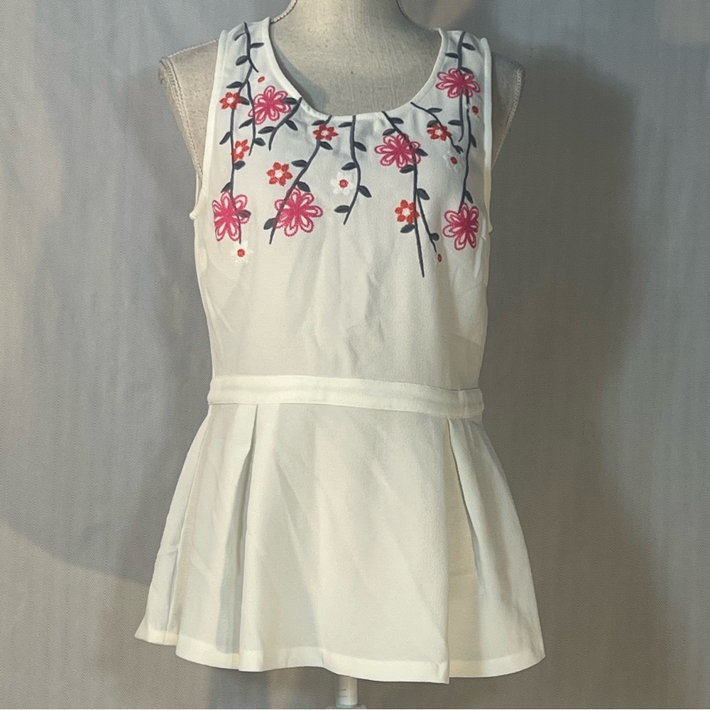 Esley Top White W/Pink & Green Floral Embroidery Sleeveless Peplum Waist M 👍